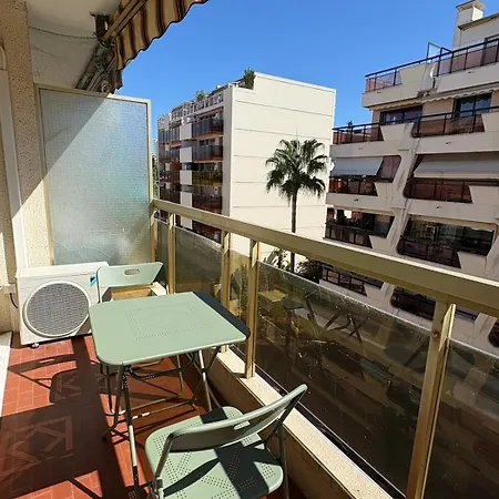 T1 Lumineux Terrasse & Parking, Coeur Juan-les-pins * Antibes