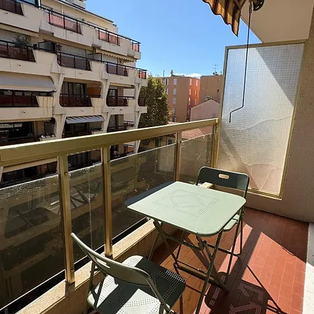 Appartement T1 Lumineux Terrasse & Parking, Coeur Juan-les-pins Antibes